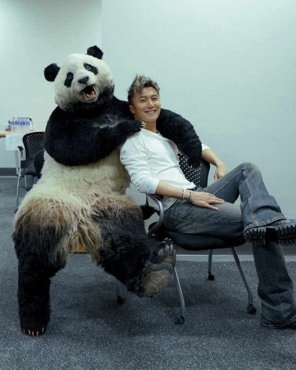 胡定欣元宵節無預警公布戀情 孖年下男友日本雪地放閃:親愛的