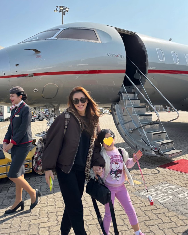 胡定欣元宵節無預警公布戀情 孖年下男友日本雪地放閃:親愛的