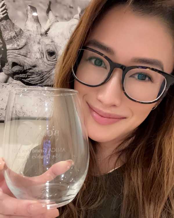 胡定欣元宵節無預警公布戀情 孖年下男友日本雪地放閃:親愛的