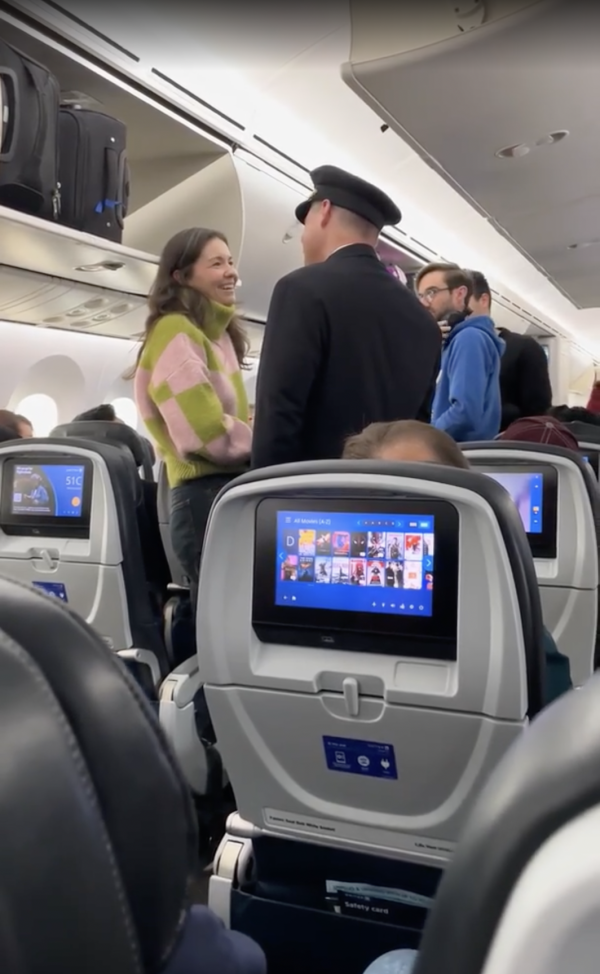 機師表白美女KOL！餐紙留一句英文勁浪漫！寫漏1點結局大反轉！ 