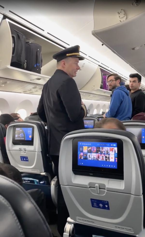 機師表白美女KOL！餐紙留一句英文勁浪漫！寫漏1點結局大反轉！ 