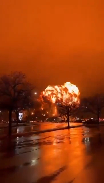 有片｜費城醫療飛機墜毀爆炸一刻曝光 至少6人罹難 為美國週內第二宗空難 