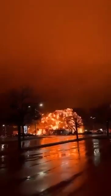 有片｜費城醫療飛機墜毀爆炸一刻曝光 至少6人罹難 為美國週內第二宗空難 