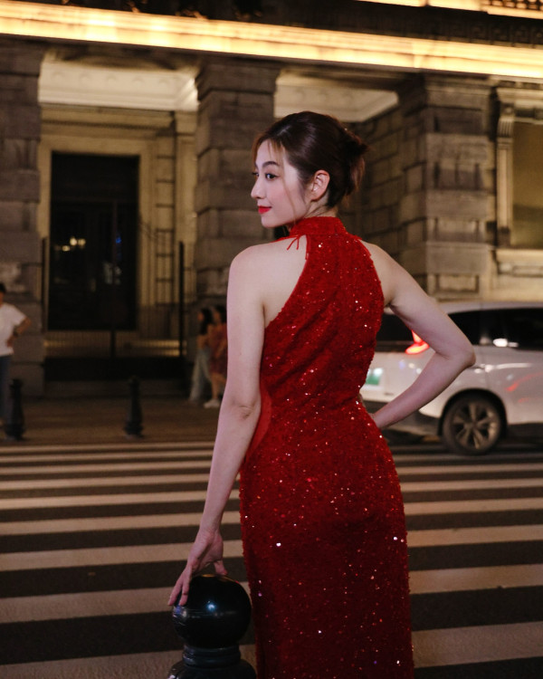 陳自瑤內地工作酒店換衫卸妝片流出 43歲素顏真面目驚人