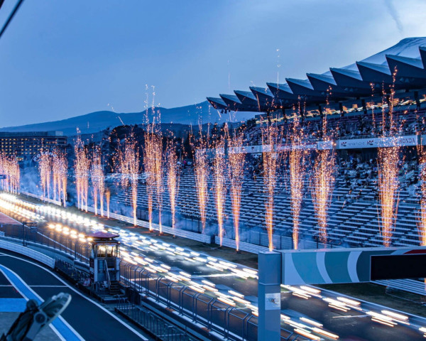 富士山花火大會4月登場！櫻花季下發放8000枚浪漫煙火 