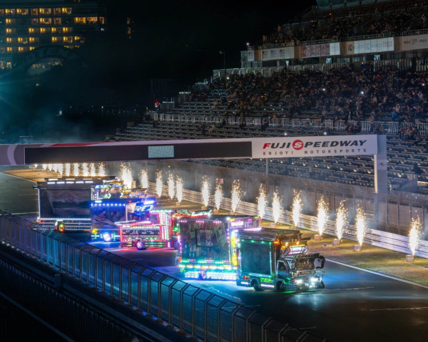 富士山花火大會4月登場！櫻花季下發放8000枚浪漫煙火 