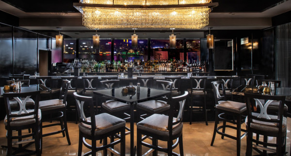 尖沙咀海景扒房推出情人節套餐    夏多布里昂牛柳／焗波士頓龍蝦／心形紐約芝士餅