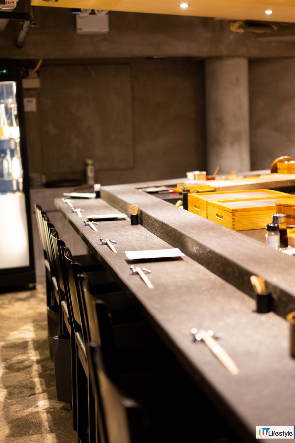 WATERMARK 三面環海飽覽維港天際  期間推「Love On the Water情人節菜單」 