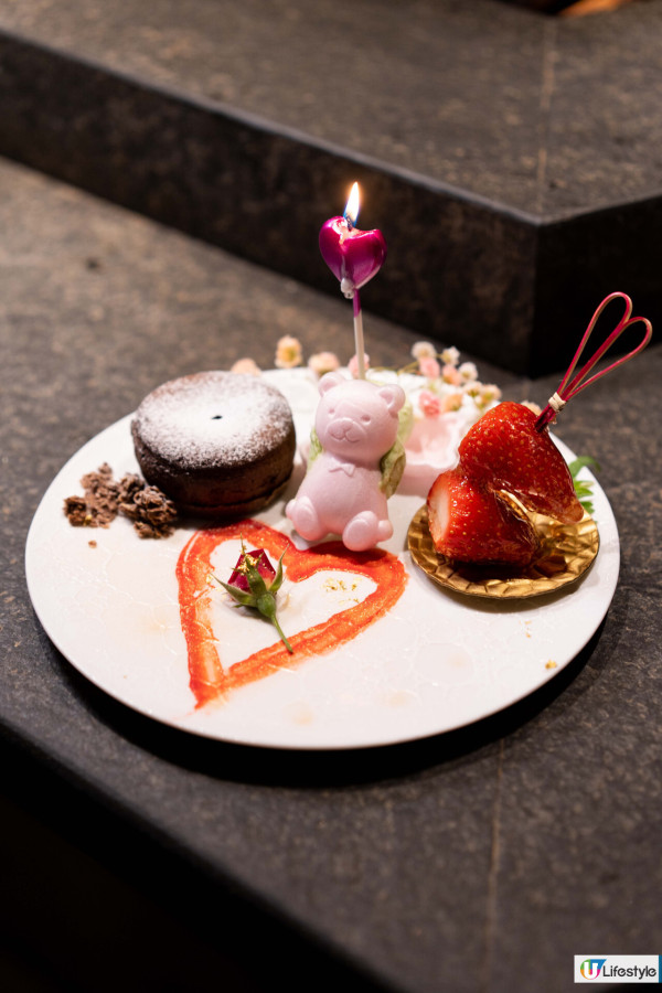 WATERMARK 三面環海飽覽維港天際  期間推「Love On the Water情人節菜單」 