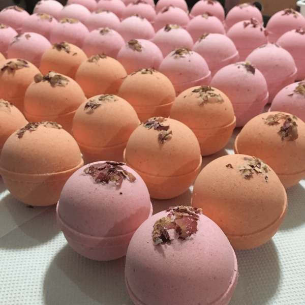 馬來西亞手信｜超市必買零食、小資女精品/藥妝！榴槤朱古力/媽咪麵/人氣包包 