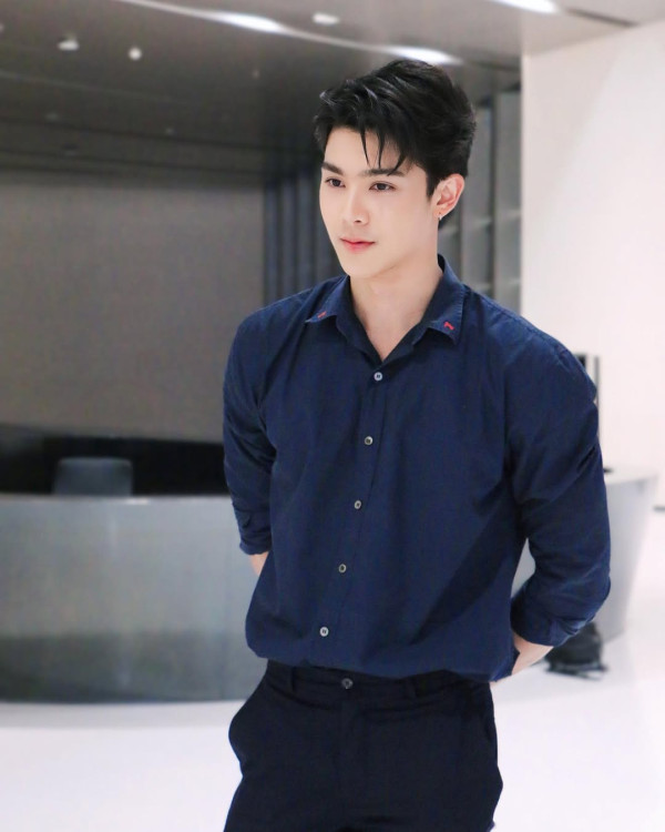 TVB花旦曼谷素顏被網民偶遇！無懼王星事件遊泰 網上做1事感動Fans！ 