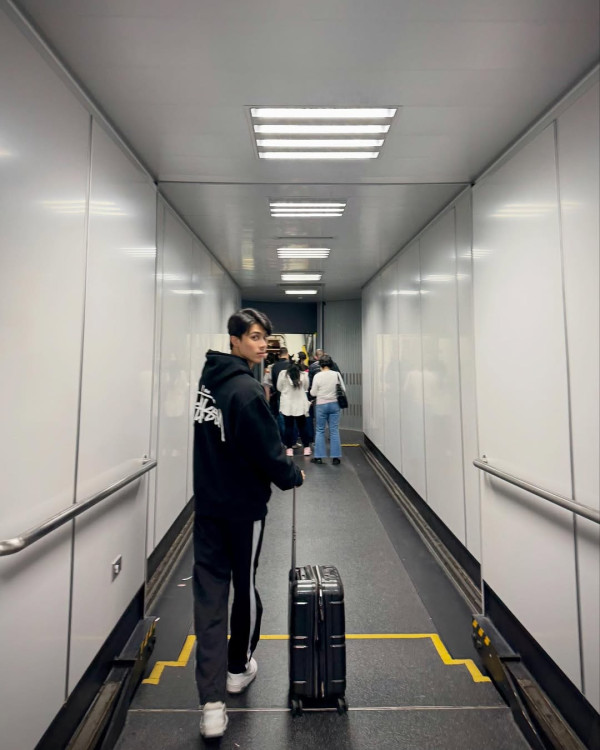 TVB花旦曼谷素顏被網民偶遇！無懼王星事件遊泰 網上做1事感動Fans！ 