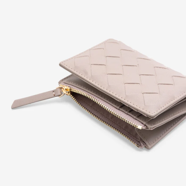 馬來西亞手信｜超市必買零食、小資女精品/藥妝！榴槤朱古力/媽咪麵/人氣包包 