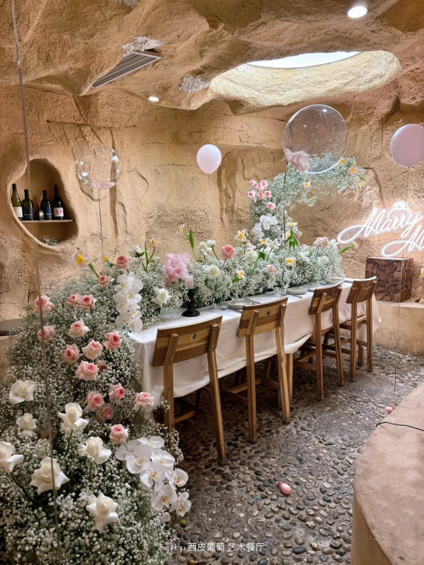 Sip Up西皮葡萄藝術餐廳(圖片來源:小紅書@Sip Up西皮葡萄藝術餐廳) Sip Up西皮葡萄藝術餐廳(圖片來源:小紅書@Sip Up西皮葡萄藝術餐廳)