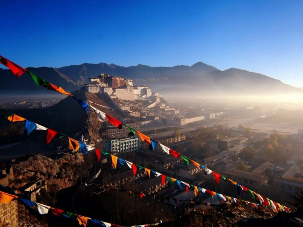 西藏必去景點︰布達拉宮（圖片來源︰西藏旅遊網官網）