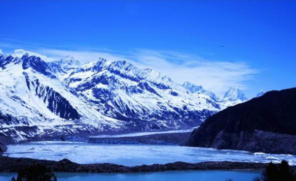 冬季是西藏的旅遊淡季，此時西藏出遊、食宿、購物都相對便宜，寺廟和景區不擁擠，更能體驗藏地風情和欣賞西藏冬日雪景。（圖片來源︰西藏旅遊網官網）