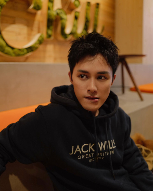 TVB上位小生預告婚期宣布明年結婚 未婚妻仍然搏殺工作！婚禮有一事最苦惱