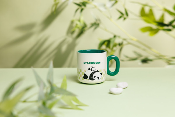 Starbucks「Into the Panda-dise」系列！超可愛熊貓造型星巴克熊／夢幻雪球咖啡杯！