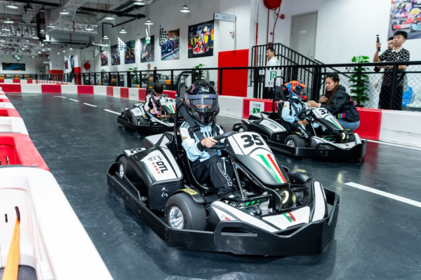 澳門首個室內卡丁車場FunFunKart ！ 佔地2萬呎/特設小朋友賽道 票價最平8起！ 