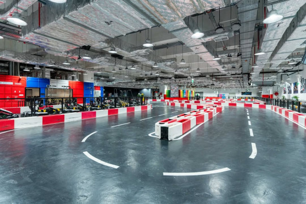澳門首個室內卡丁車場FunFunKart ！ 佔地2萬呎/特設小朋友賽道 票價最平8起！ 