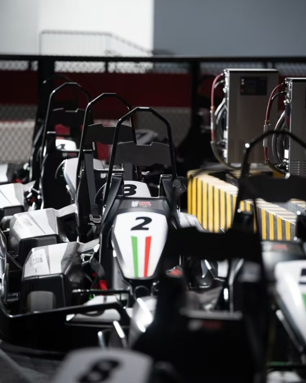 澳門首個室內卡丁車場FunFunKart ！ 佔地2萬呎/特設小朋友賽道 票價最平8起！ 