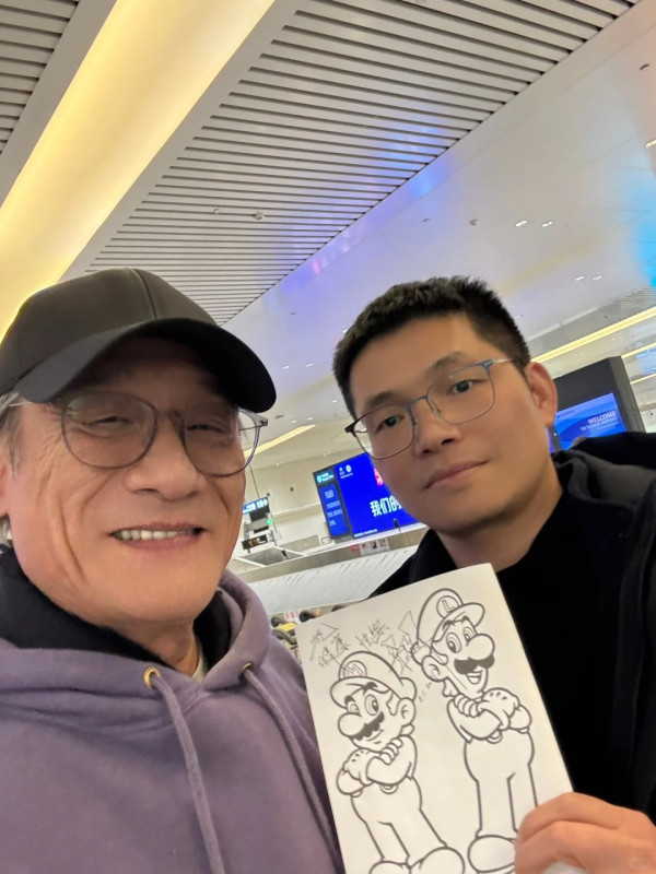 內地客日本巧遇梁朝偉獲合照 後面竟有陳奕迅亂入引全網羡慕 