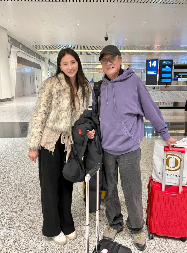 內地客日本巧遇梁朝偉獲合照 後面竟有陳奕迅亂入引全網羡慕 