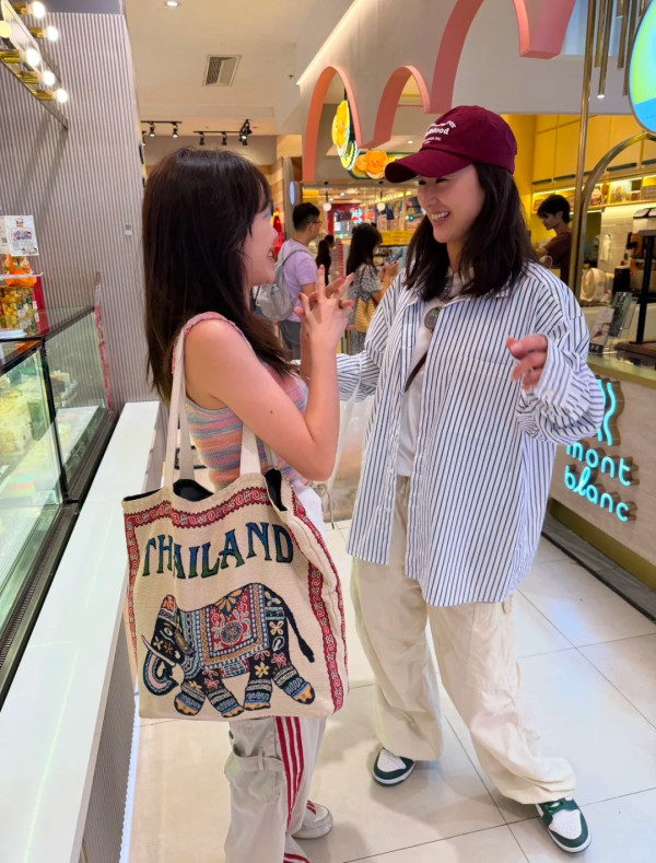 44歲逆齡天后蔡依林富國島被偶遇 清涼穿搭生圖曝光 沙灘紮紮跳宛如少女 