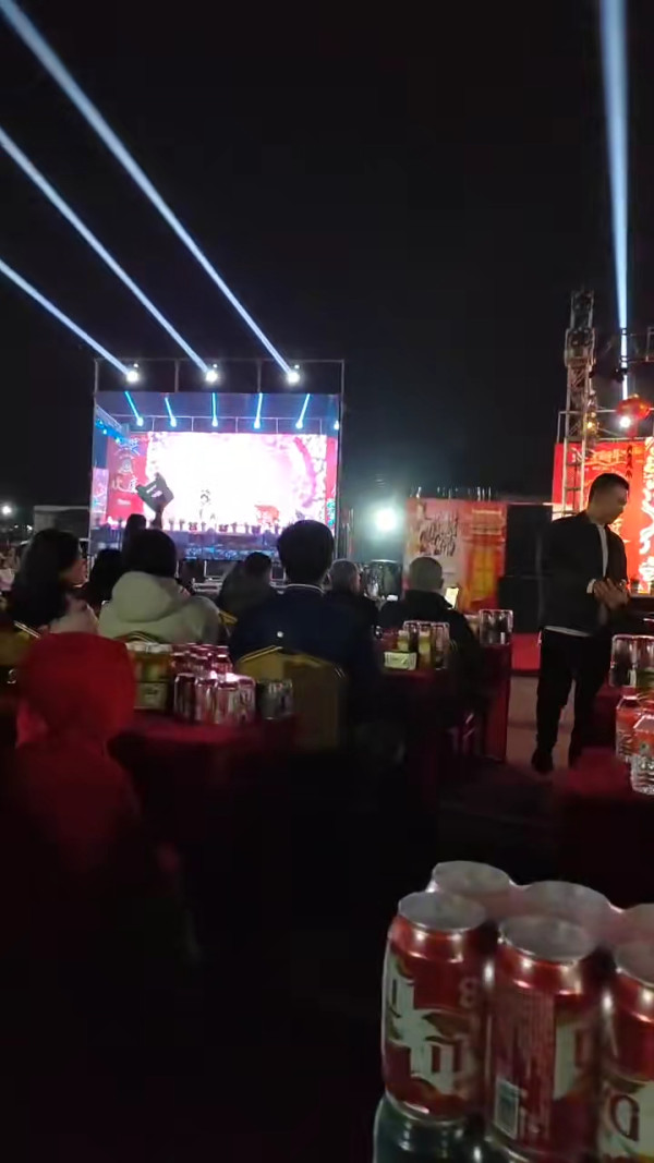 疑緬甸詐騙園新年大搞春晚 旗袍女表演中國舞/女團跳唱APT 現場氣氛熱烈 