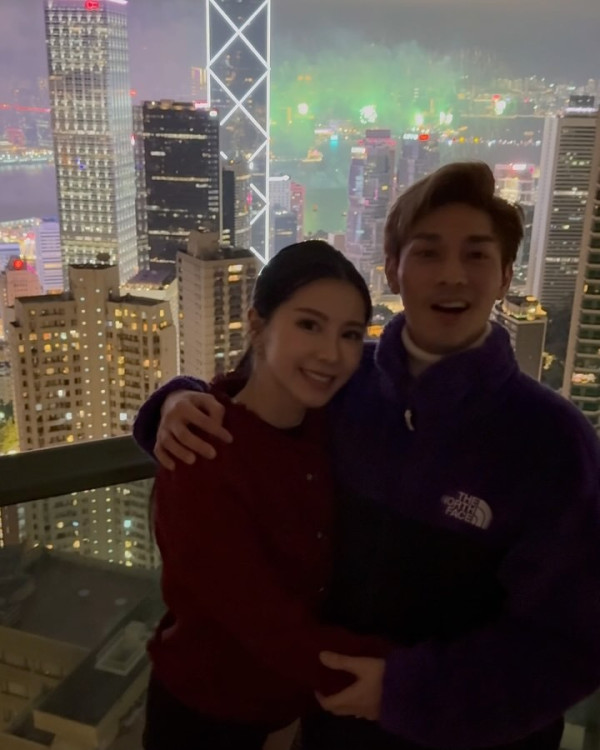 關楚耀夫妻豪住芬蘭酒店 嫩妻瘋狂打卡曬超幼筷子腳