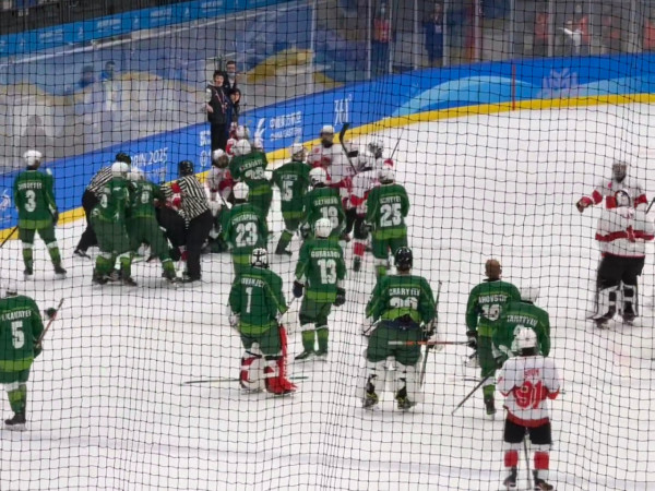 哈爾濱亞冬運 | 靚仔冰球港將小紅書爆紅 年僅18歲 獲讚似《冰之驕子》木村拓哉 