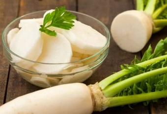 日本網上爆紅止喉嚨痛偏方 超簡單4步完成！不靠藥物只靠2食物 