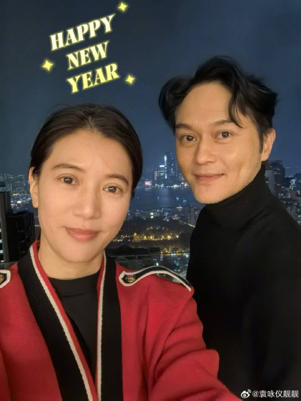 張智霖袁詠儀結婚24周年公開素顏合照低調慶祝！甜蜜笑容極有夫妻相