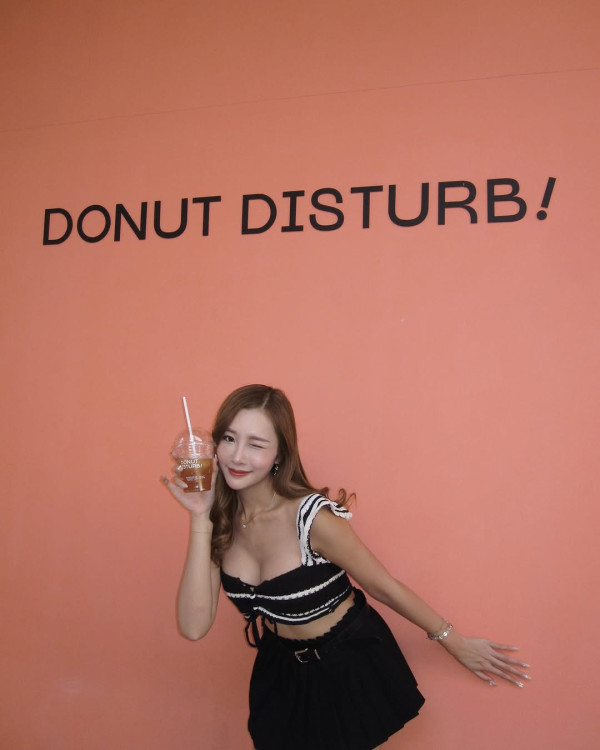 TVB「御用邪花」梁允瑜性感遊峇里島 比堅尼上陣邪惡角度曬導彈級上圍 