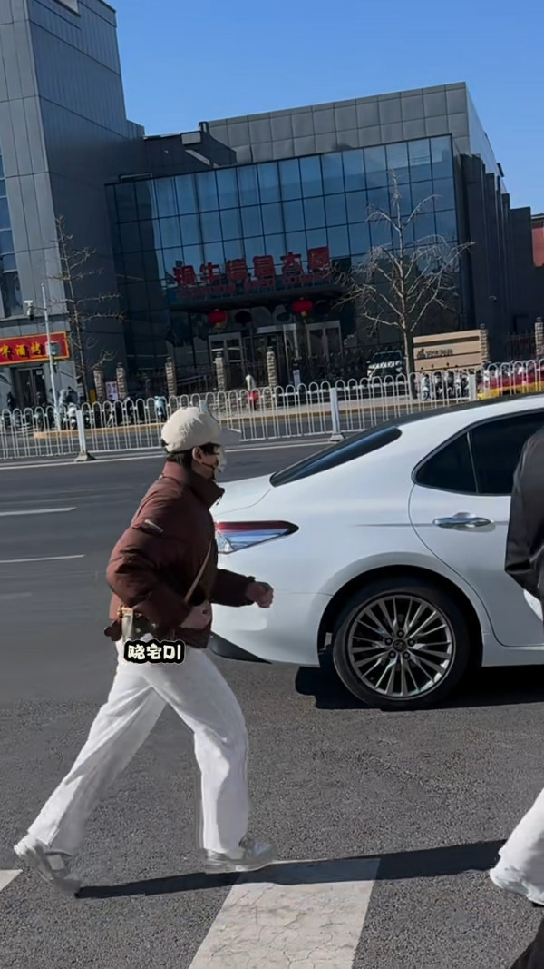全紅嬋著LV現身北京訓練被捕捉！ 網民計出全身名牌要依個數...留言反應兩極 