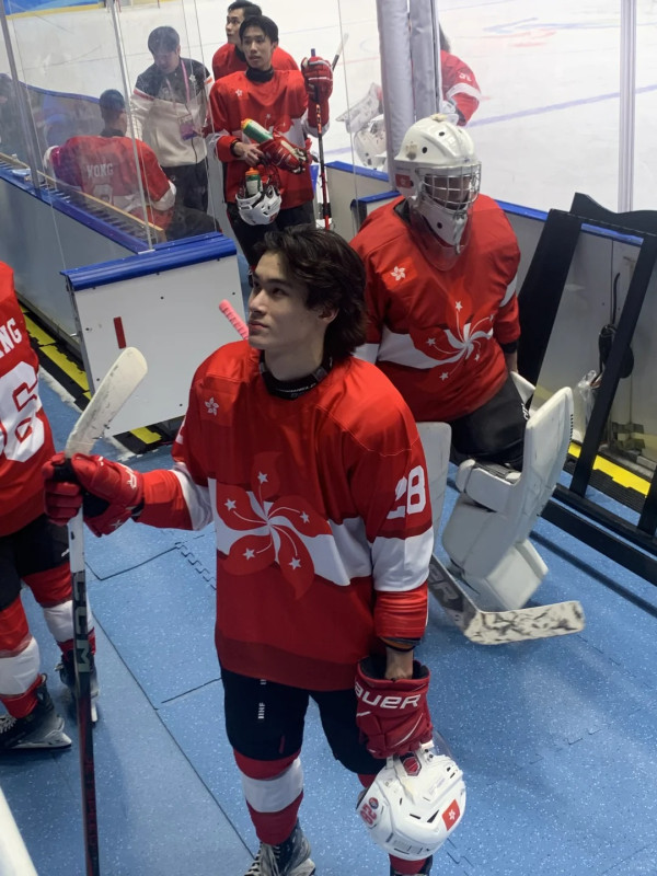 哈爾濱亞冬運 | 靚仔冰球港將小紅書爆紅 年僅18歲 獲讚似《冰之驕子》木村拓哉 