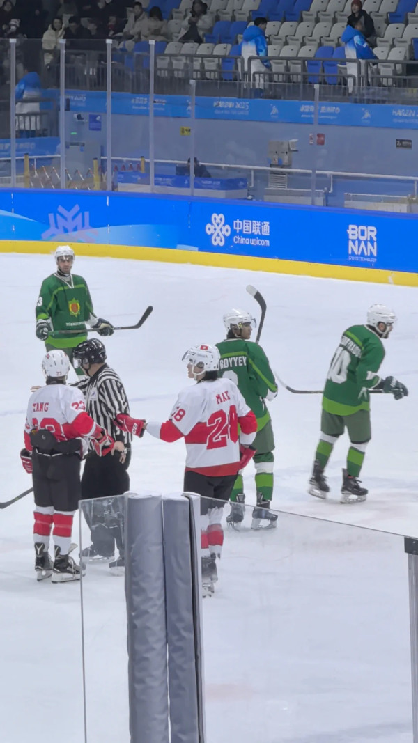 哈爾濱亞冬運 | 靚仔冰球港將小紅書爆紅 年僅18歲 獲讚似《冰之驕子》木村拓哉 