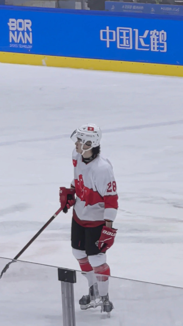 哈爾濱亞冬運 | 靚仔冰球港將小紅書爆紅 年僅18歲 獲讚似《冰之驕子》木村拓哉 