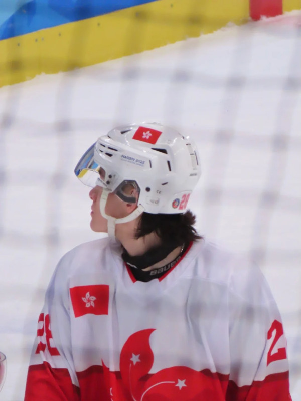 哈爾濱亞冬運 | 靚仔冰球港將小紅書爆紅 年僅18歲 獲讚似《冰之驕子》木村拓哉 