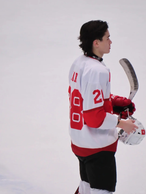 哈爾濱亞冬運 | 靚仔冰球港將小紅書爆紅 年僅18歲 獲讚似《冰之驕子》木村拓哉 