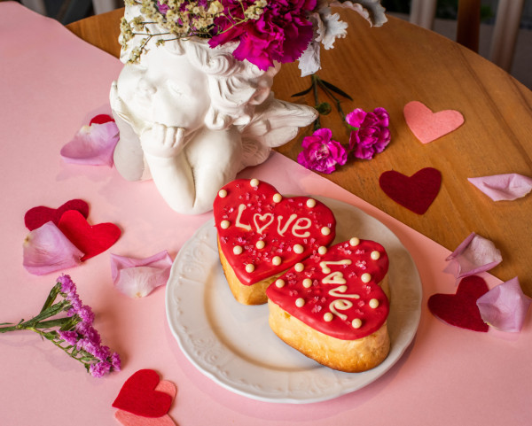 Pane e Latte｜赤柱打卡Cafe情人節巨大化紅桑子朱古力酥重磅登場 送巨型Cappuccino咖啡！另設任食牛扒放題