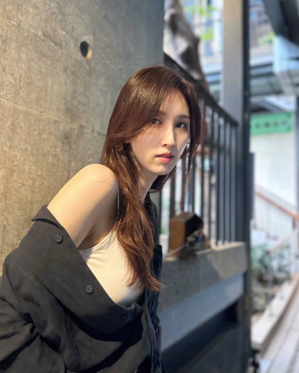 才女港姐返加拿大豪宅曝光 53歲保養得宜被封凍齡女神!