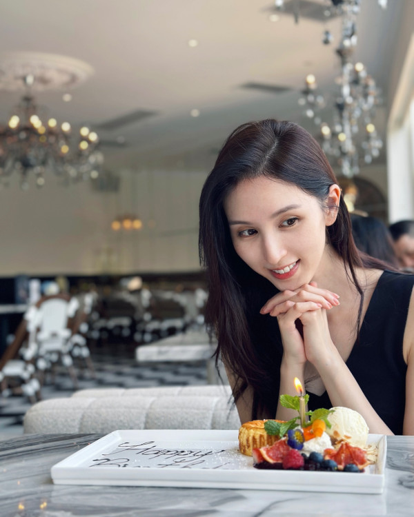 36歲前港姐元宵節宣布結婚!希臘影唯美婚照:藍天白雲作證