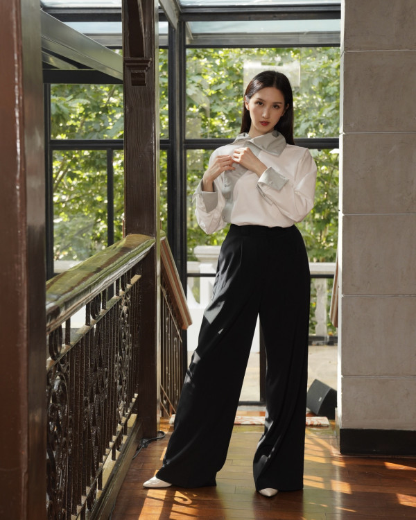 才女港姐返加拿大豪宅曝光 53歲保養得宜被封凍齡女神!