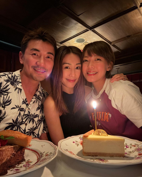 胡定欣夫婦飯局報答兩位媒人「大功臣」 世紀合照一細節再惹懷孕傳聞?