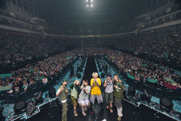 睇YOASOBI演唱會摀耳朵遭網紅公審 台男回覆揭反轉真相獲撐：脾氣真好 