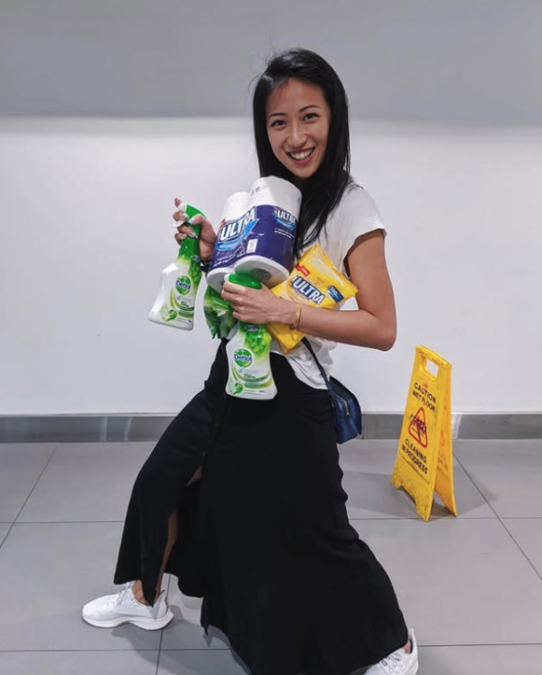 TVB御用童星離巢轉行做超索空姐!公開外藉老公合照!化身旅遊達人