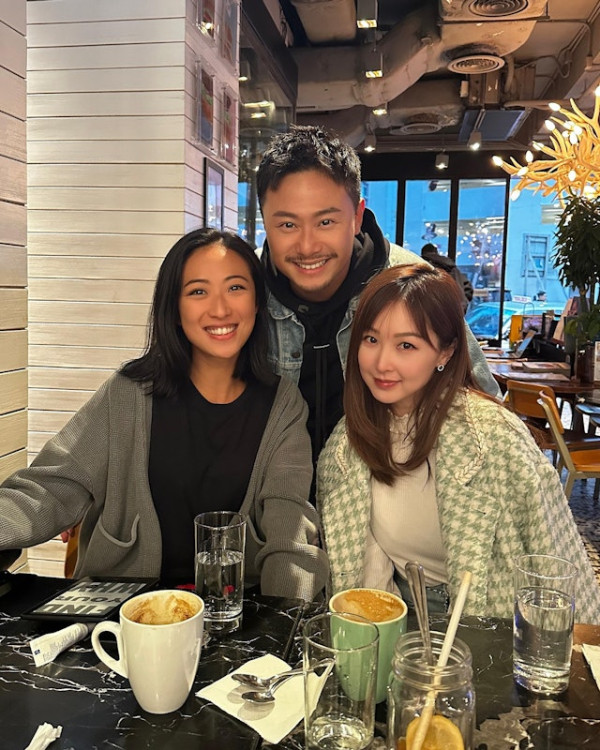 TVB御用童星離巢轉行做超索空姐!公開外藉老公合照!化身旅遊達人