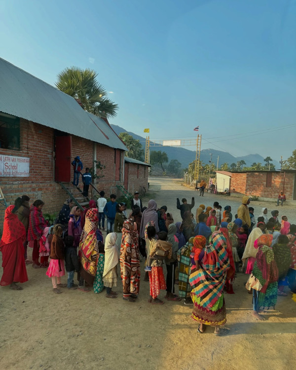 43歲《四葉草》男星印度靜修突剃頭「出家」？ 解釋落髮原因 直言：非常有福氣 