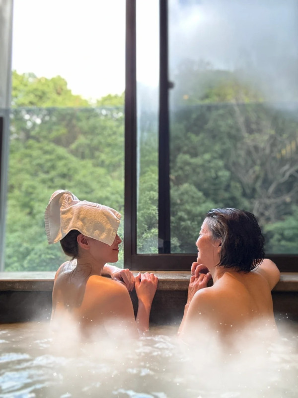 傅穎半裸照被控袒胸露臀遭限制 北上發展複式豪宅極富貴 